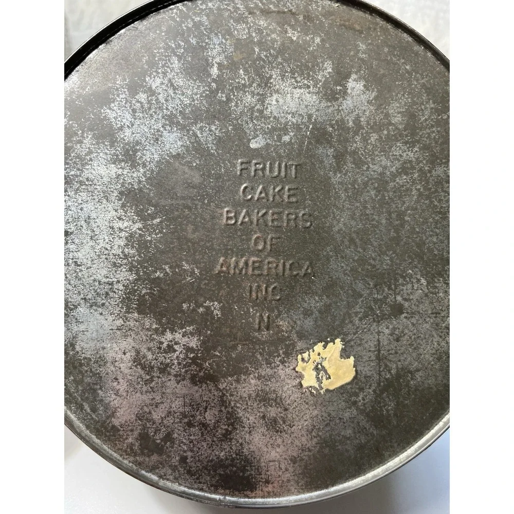 VTG Made In USA Tin Fruit Cake Bakers Of America Chicago IL Full Of VTG Buttons
